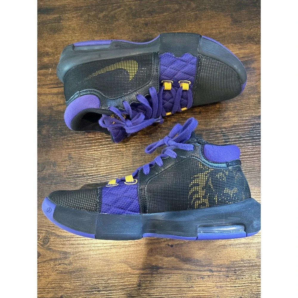 Nike Men's Black Purple and Gold Athletic Shoes
